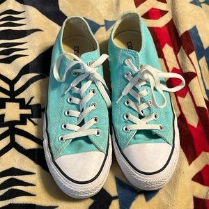 Ladies Converse low tops